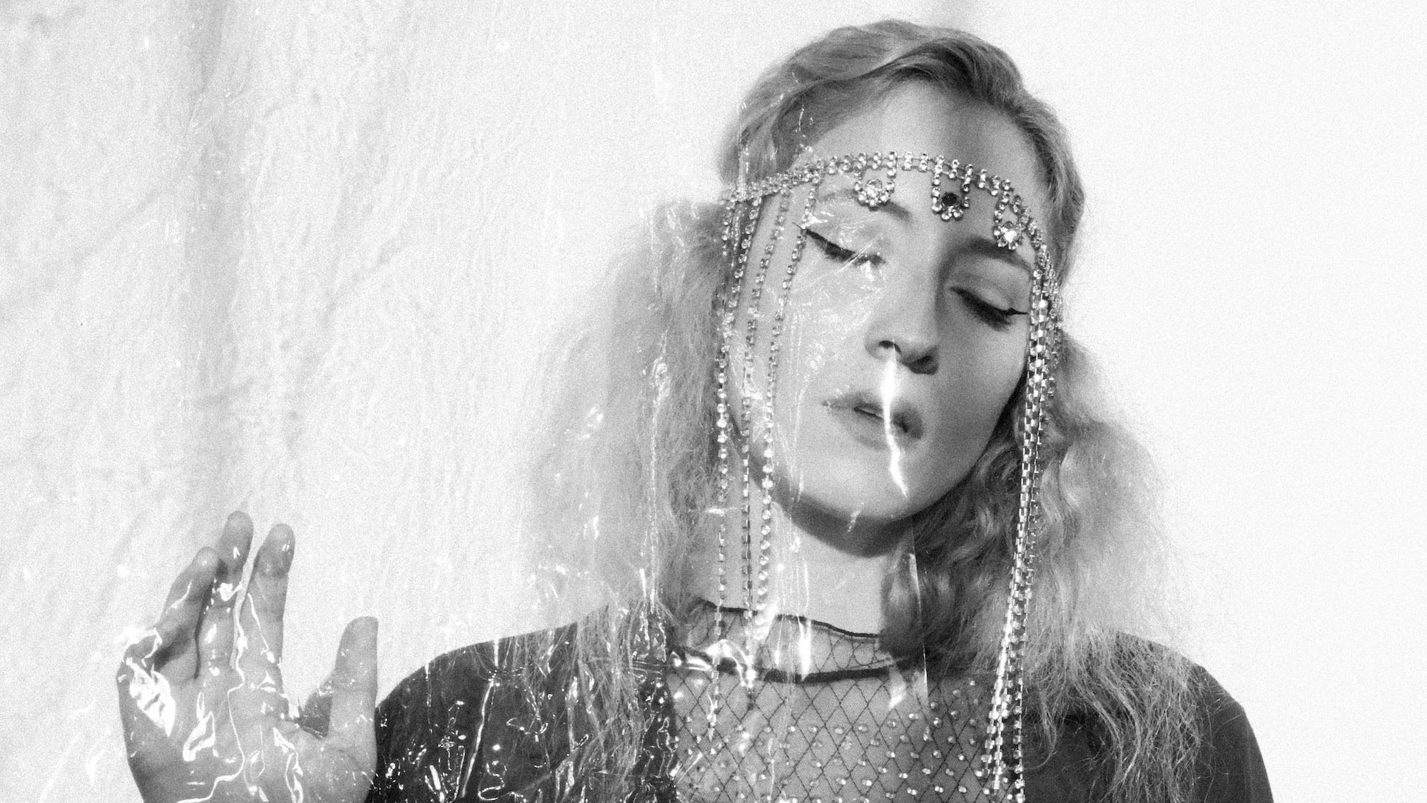 Los Angeles indie-pop artist Skyler Cocco releases new single "Stranger"
