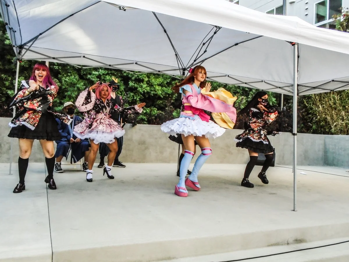   Summoner’s Cafe performing live. 