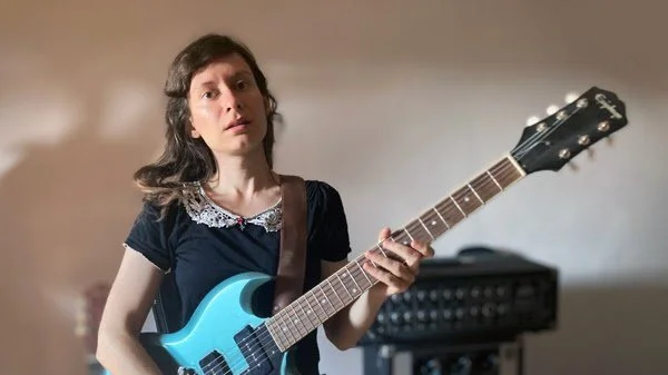 Dutch/Croatian indie-pop artist Eerie Wanda releases new song "Sister Take My Hand"
