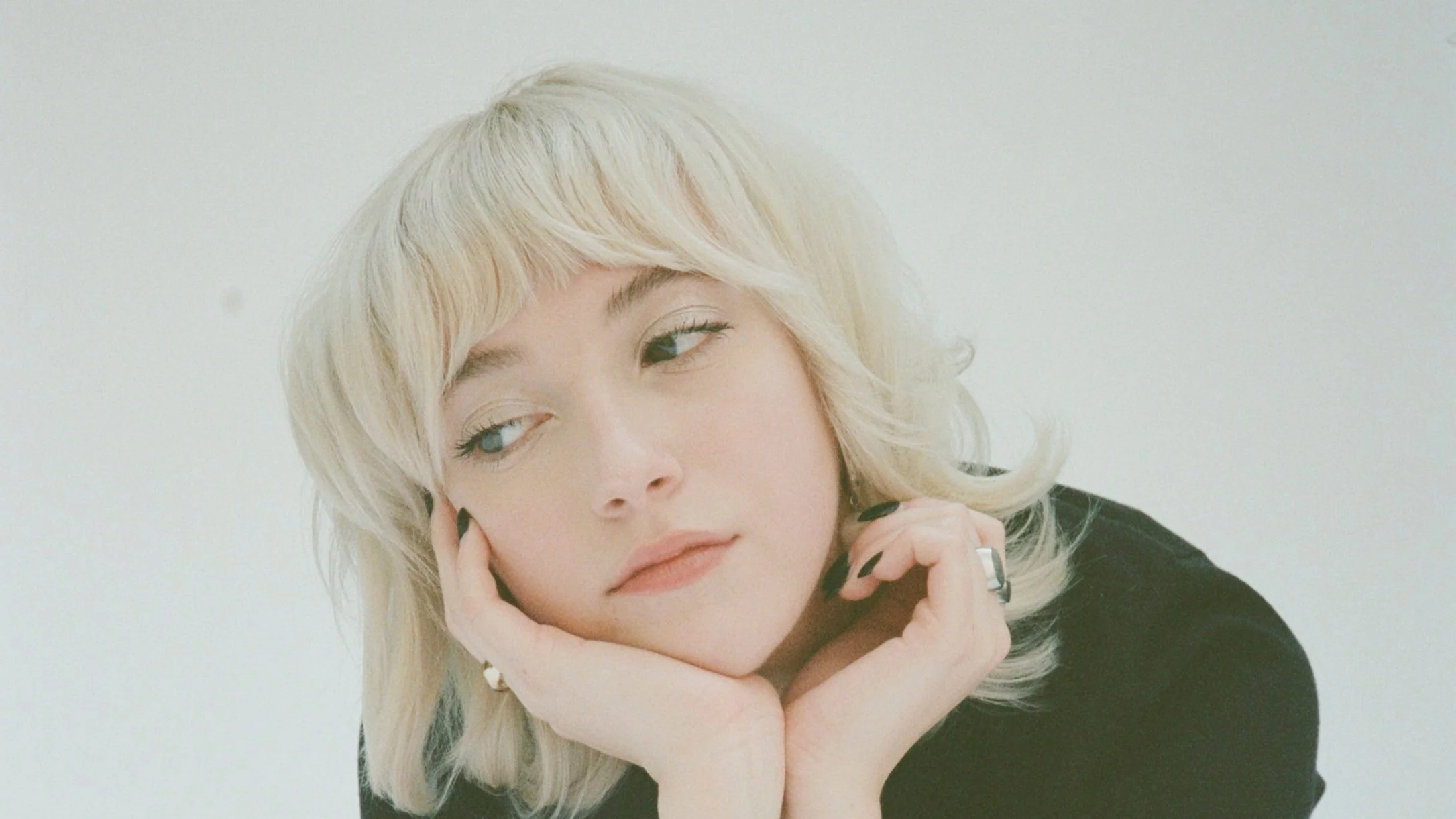 Atlanta singer-songwriter Girlpuppy unveils new single "Teenage Dream"