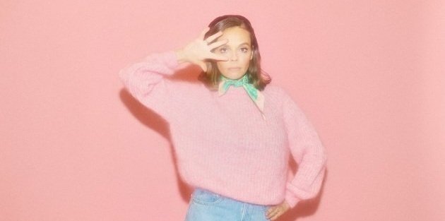 French indie-pop artist Laure Briard releases new single "The smell of your hair" 