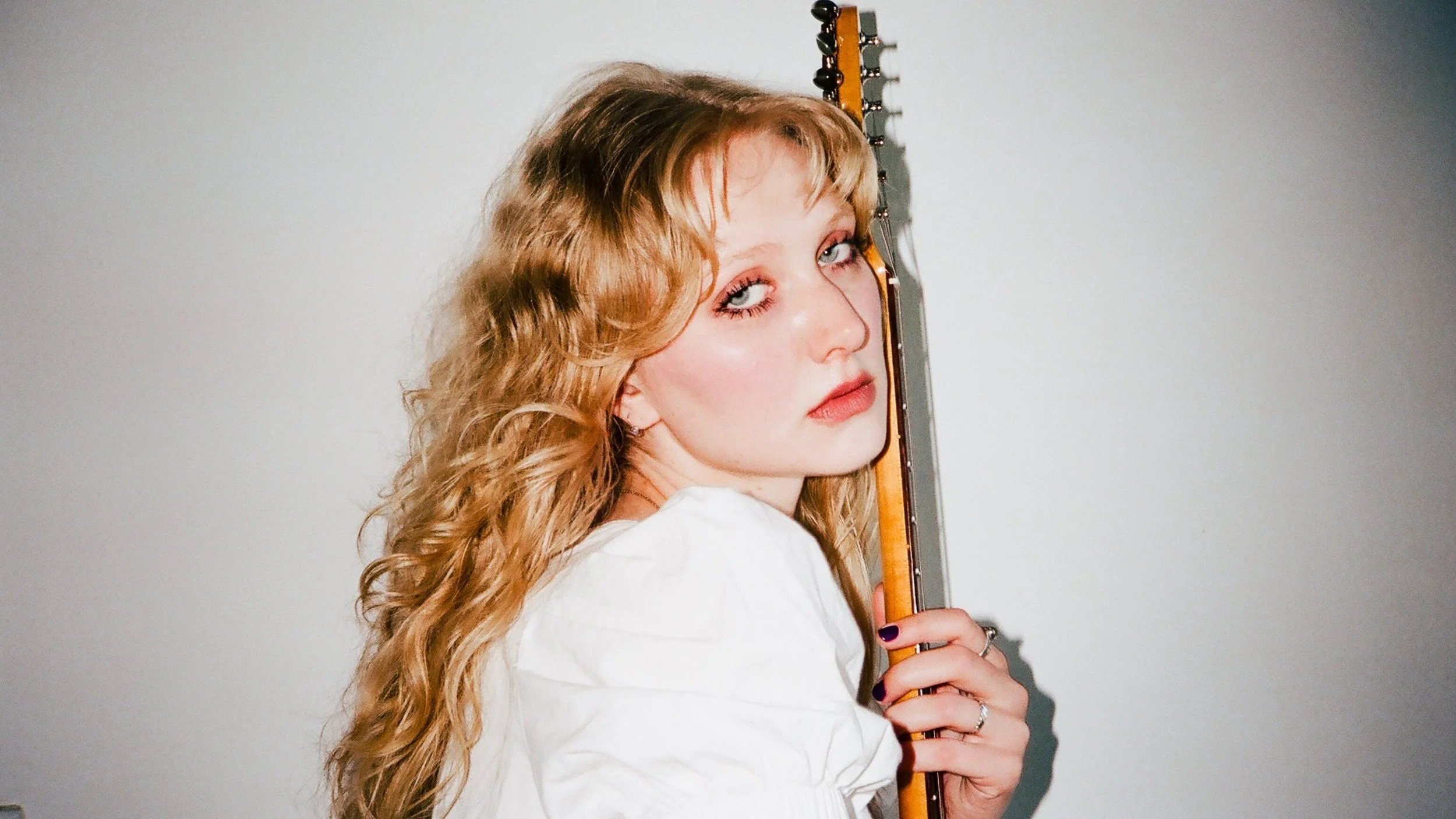 NYC pop artist rlyblonde releases debut single “Fantasy"