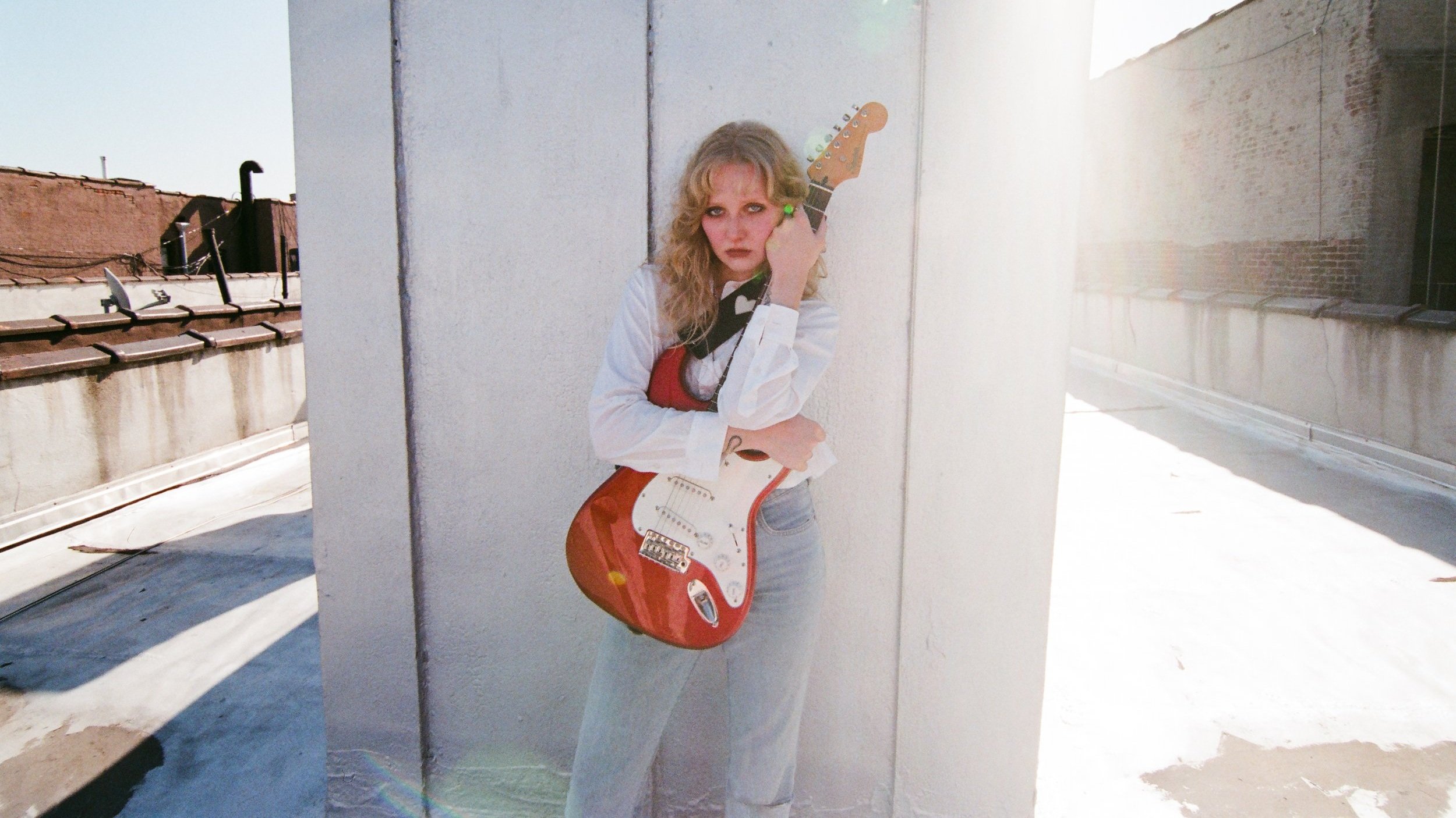 NYC pop artist rlyblonde releases “Fantasy" music video