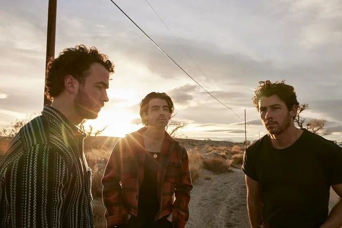The Jonas Brothers announce Broadway residency, release new single "Wings"