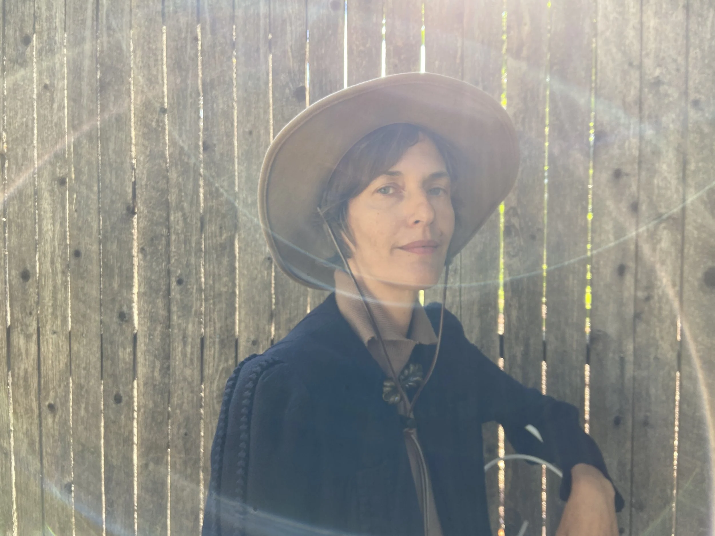 Josephine Foster releases new single "Haunted House," announces U.S. 2023 spring tour