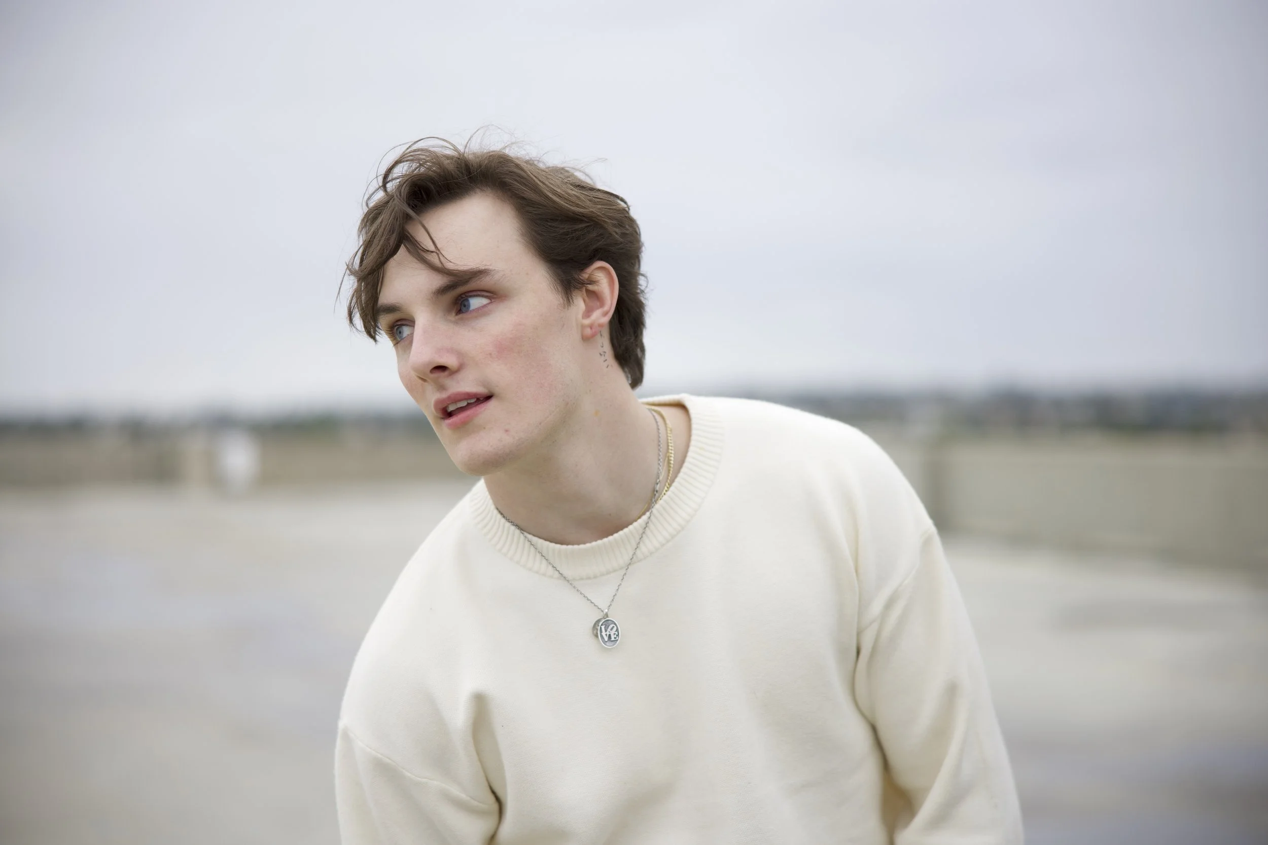 Nashville pop singer Thomas Day unveils new single "MASOCHIST"