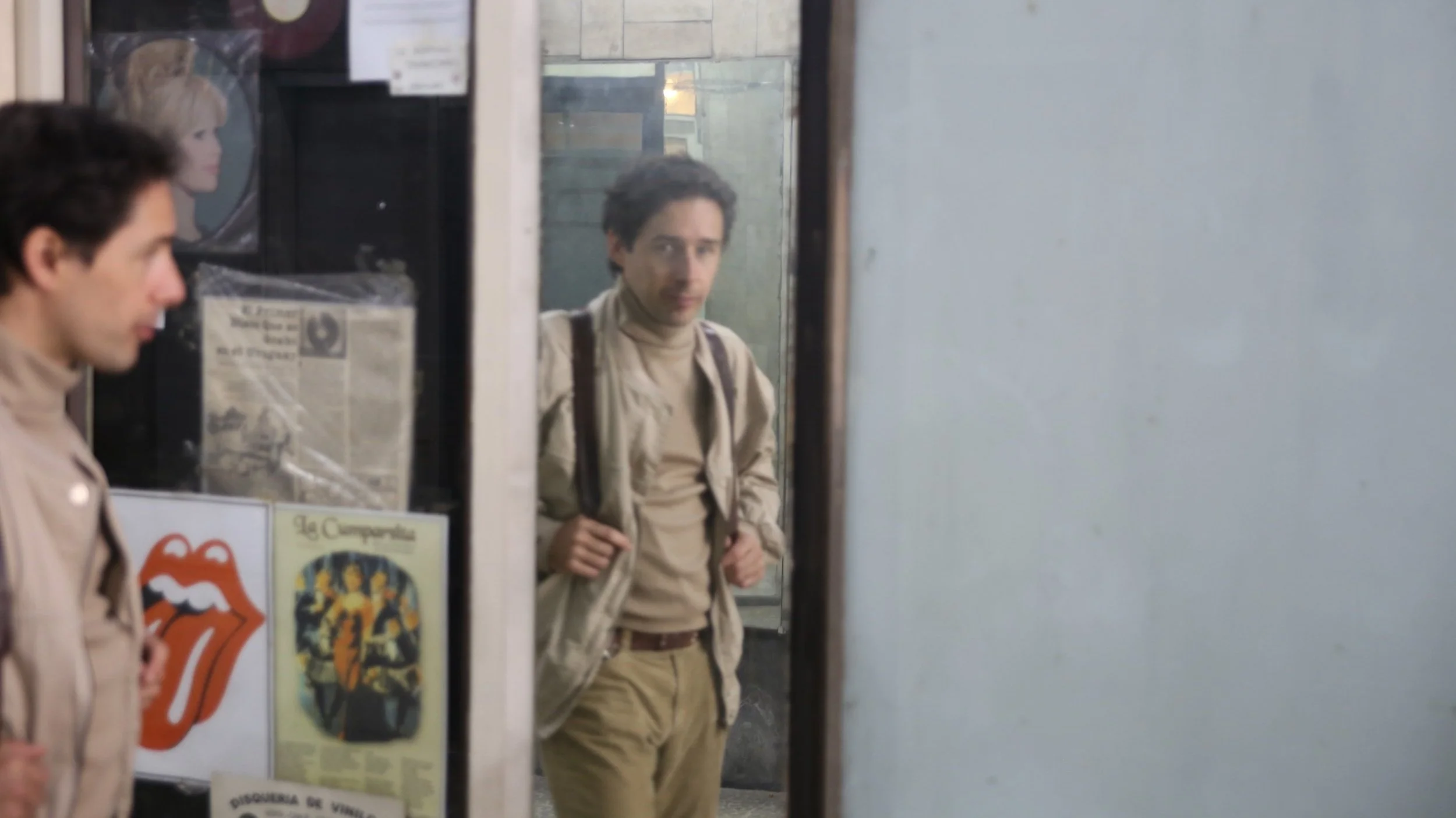 Uruguayan indie folk artist Juan Wauters releases new single "Nube Negra (ft. Y La Bamba)"