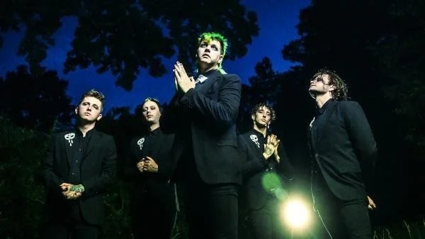 The Funeral Portrait release cover of Radiohead's "Creep"