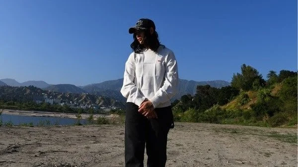 Los Angeles singer-songwriter zzzahara announces new album 'Tender,' releases “Girls On SSRIs Don’t Cry” single