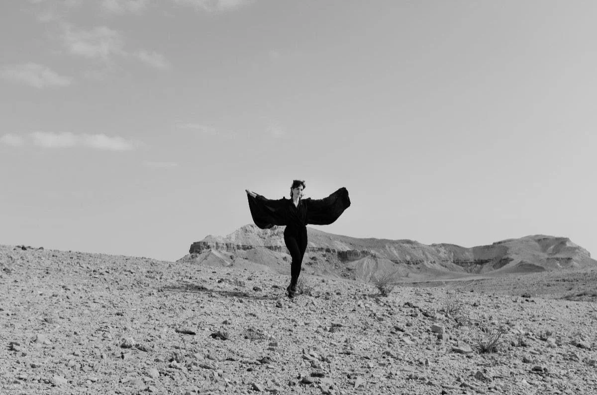 Ella Raphael releases new single "All In"