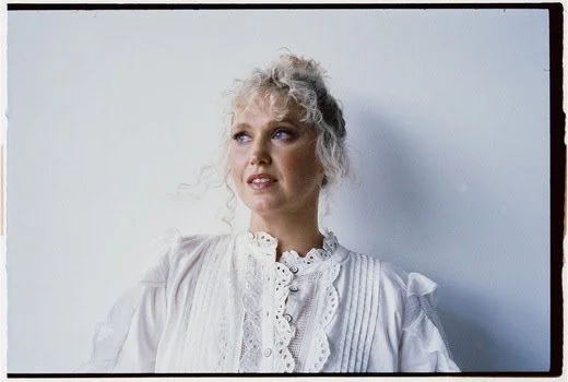 Stephanie Lambring unveils new single “Hospital Parking”