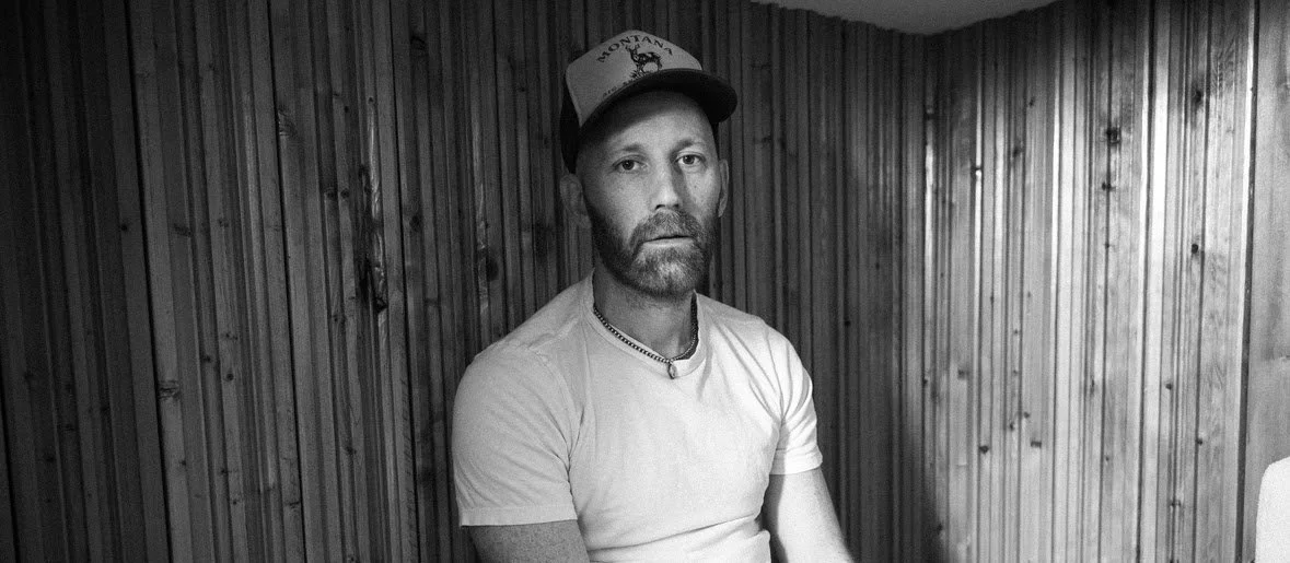 Mat Kearney releases new single “Drowning in Nostalgia”