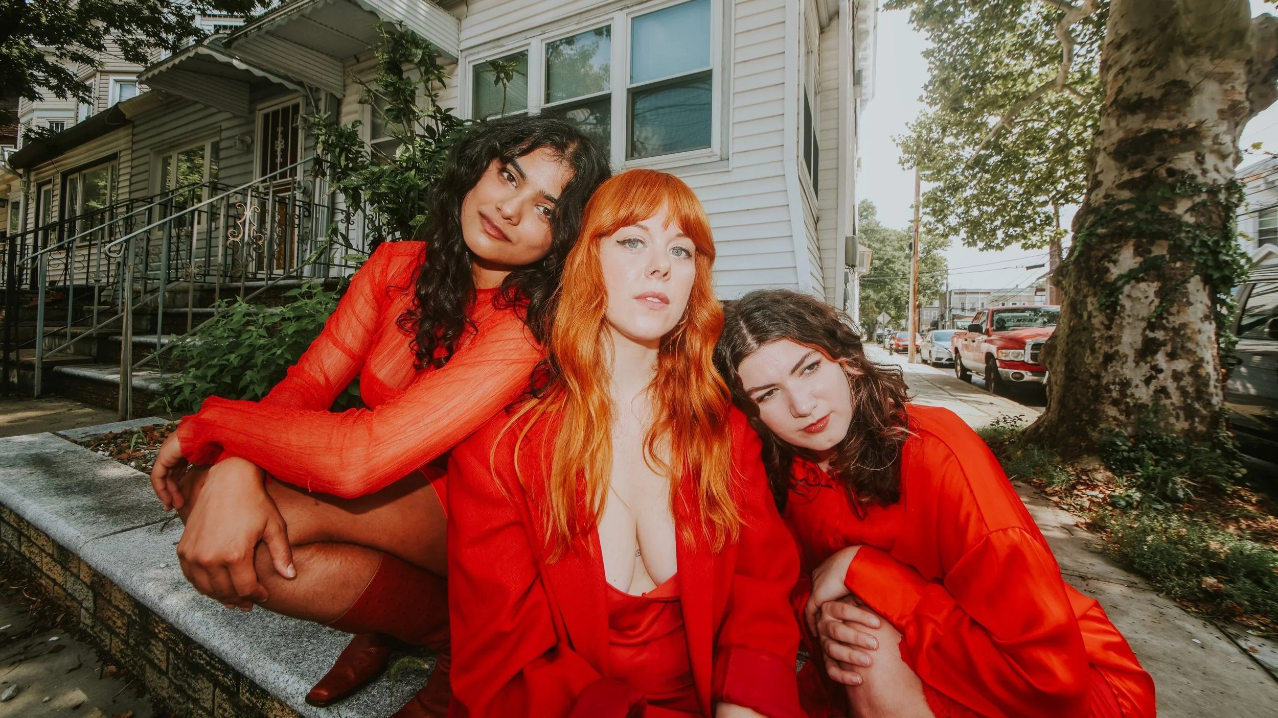 Razor Braids team up with Katie Von Schleicher for "42" remix