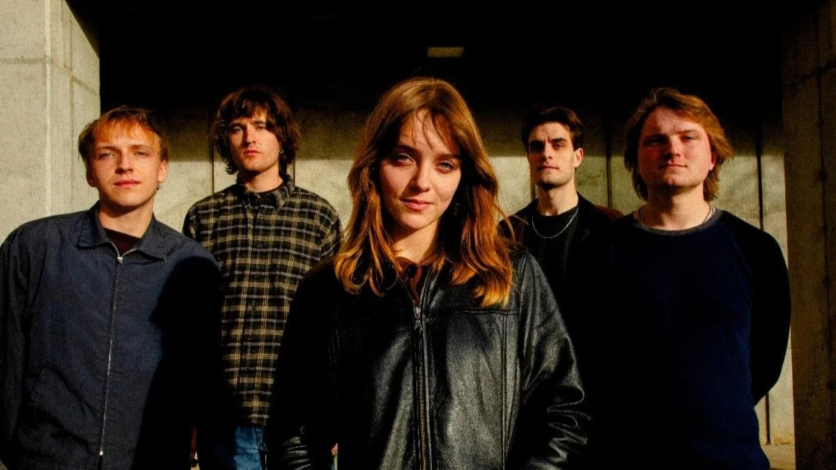 she’s green sign to Photo Finish Records