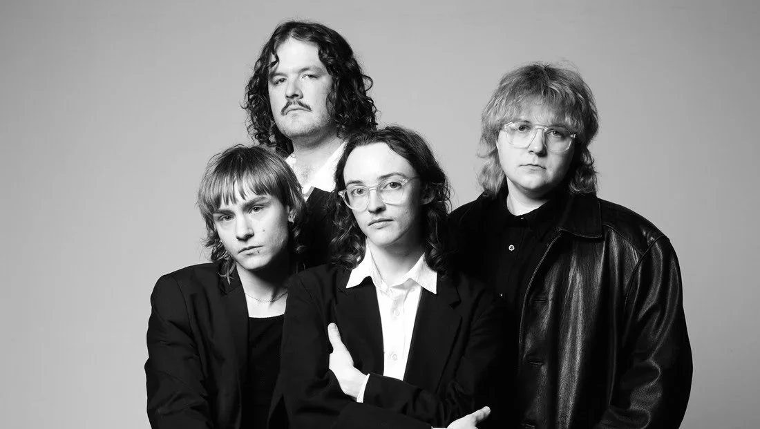 knitting release new single "Fold," announce European tour