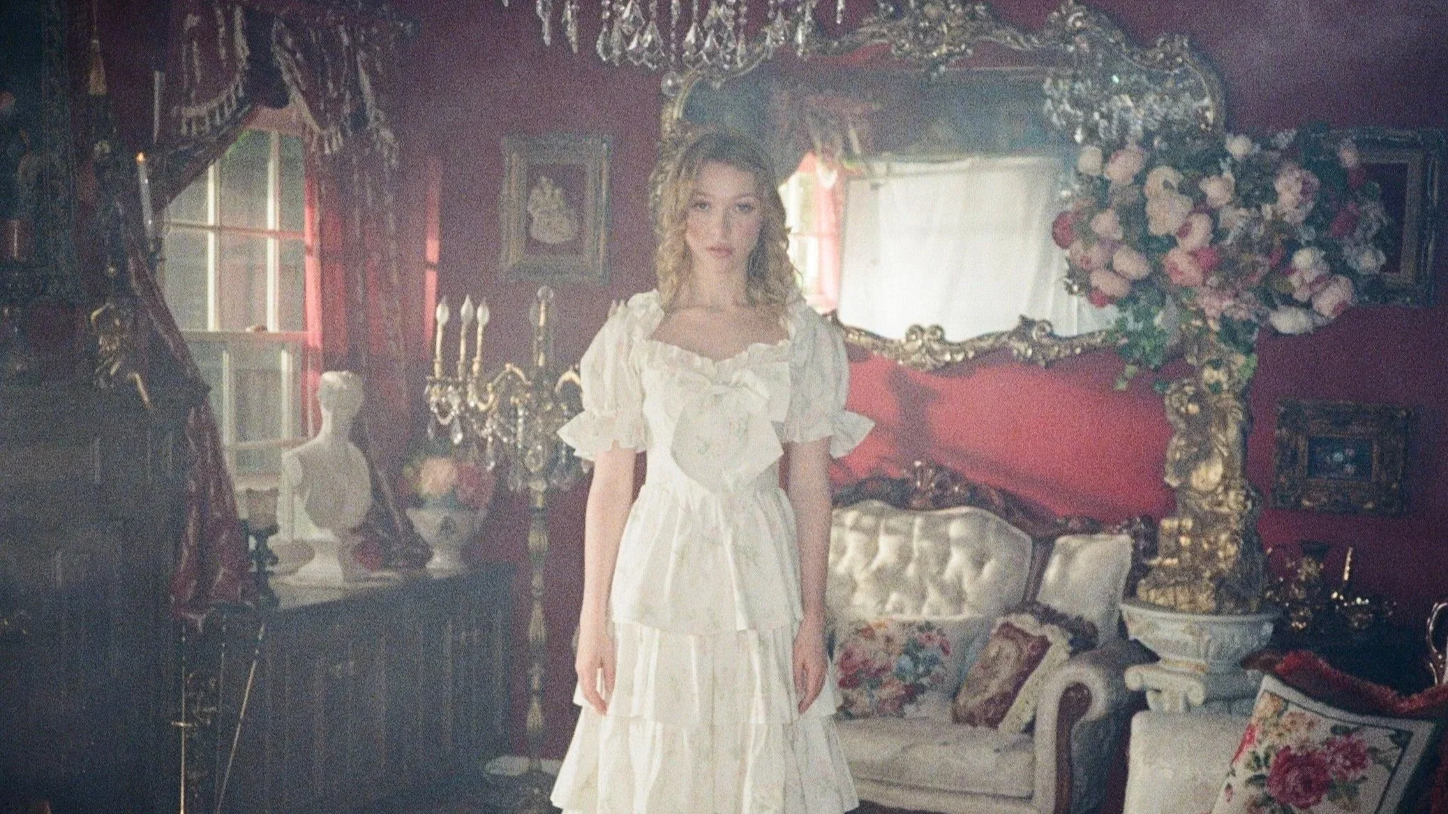 Mollie Elizabeth releases new single “The Disappearing Girl”