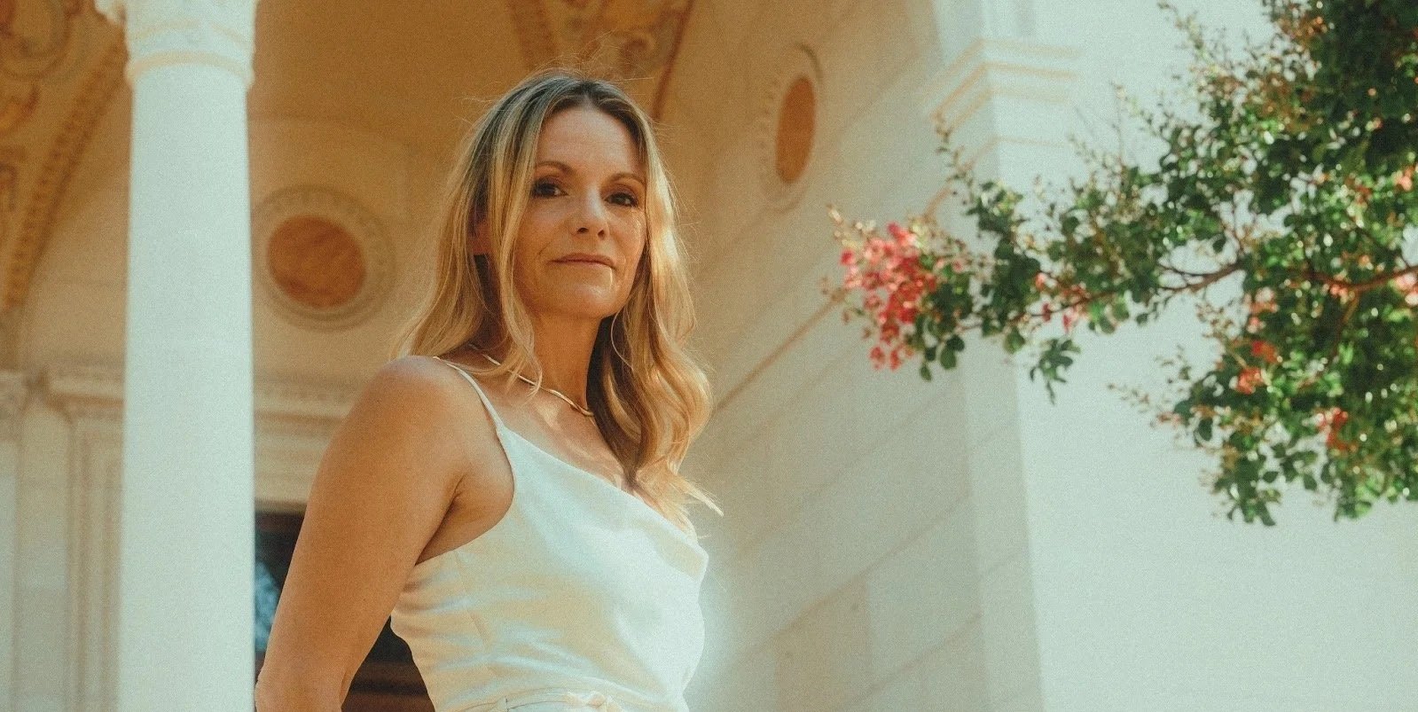 Sarah Sharp announces debut album 'Deja Vü'