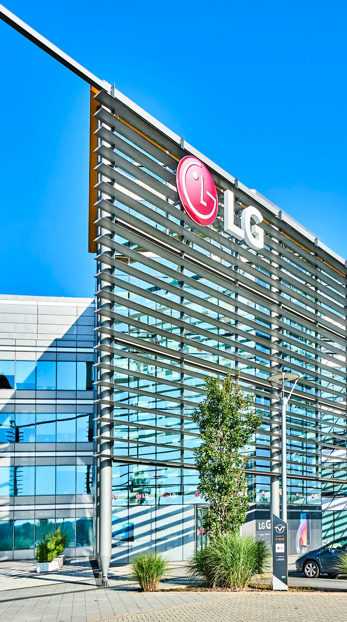 LG Head Office