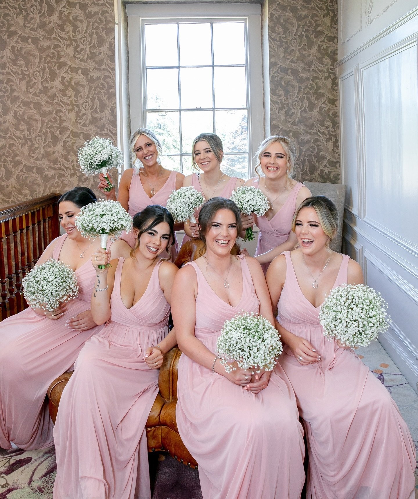Bridesmaids ready 💗🌸. Capturing the fun and laughter as we eagerly wait the brides entrance ⛪️ #lisapaynephotography #bridesmaids #waitingforthebride #stokeplacehotel
