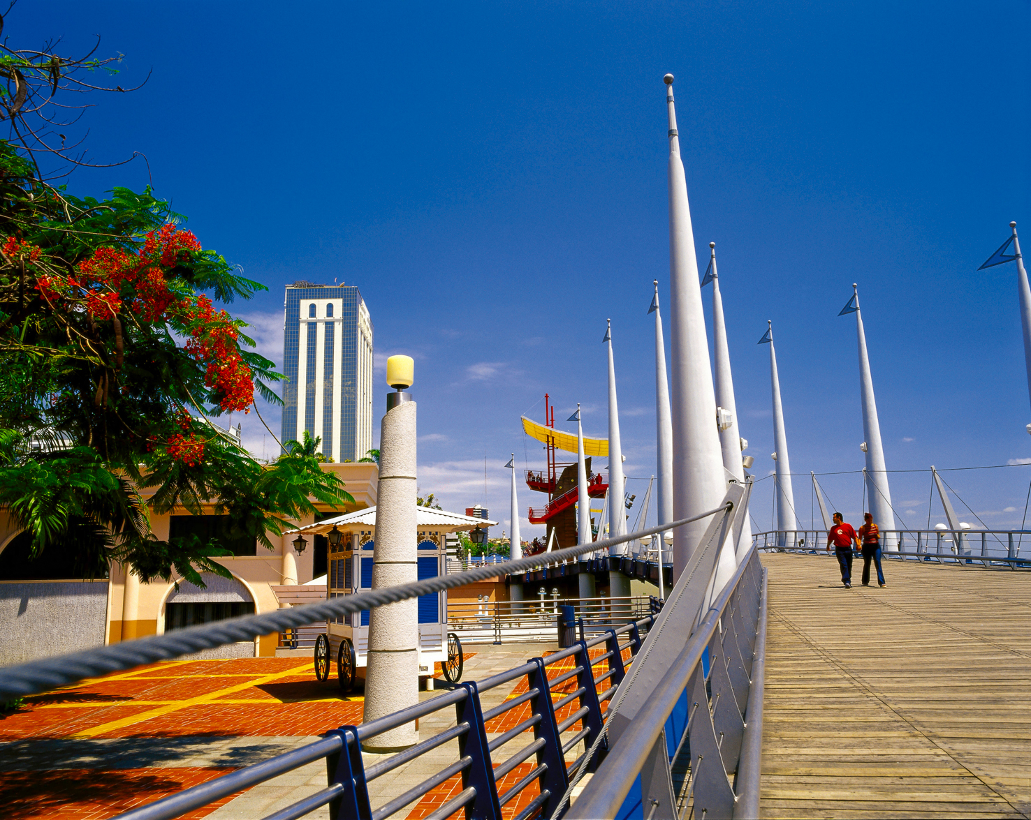 Malecon 2000