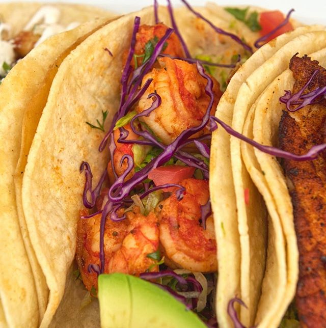 Change up your basic tacos by throwing some shrimps in there!⁠
⁠
#3MMMDeli #taco #tacos🌮 #tacos #chickentacos #chickentaco #shrimptacos #shrimptaco #fishtacos #tacotaco #tacolife #letusdothecooking #tacolover #mexicantacos #tacotuesday #deli #nycdel