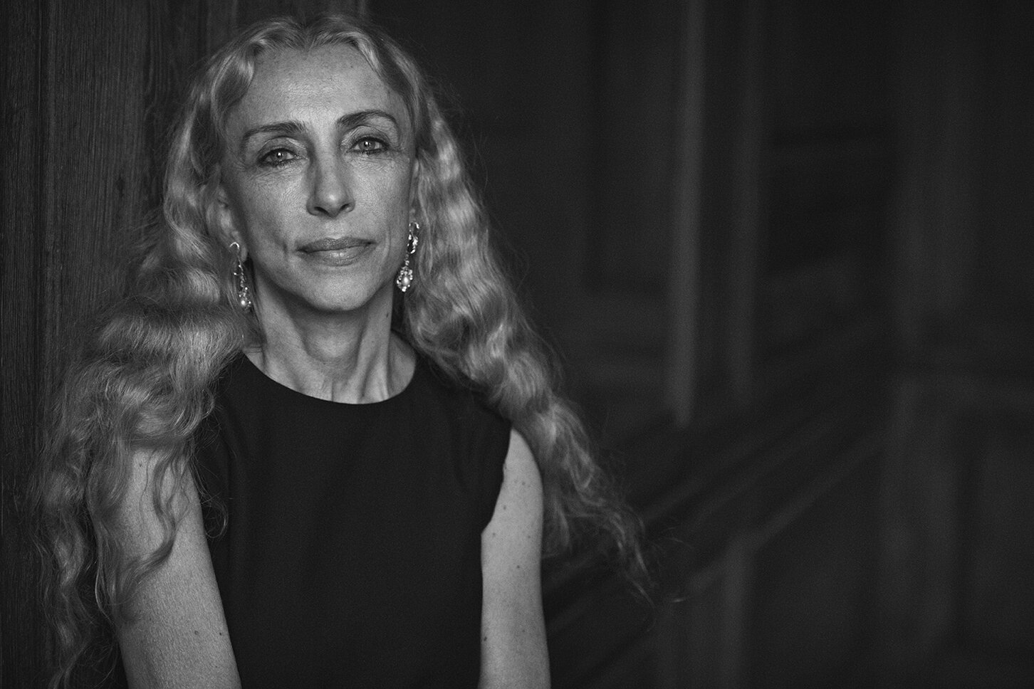 Photographed by Peter Lindbergh .