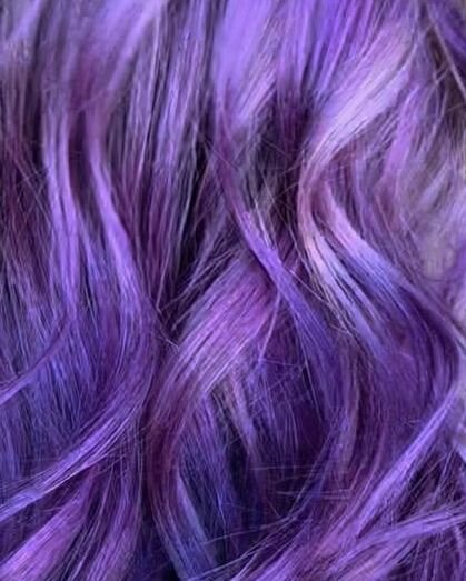 We love vivid color at Elisen Salon! This work of art comes from the magic hands of our very own @chelsyealoveshair 💜 Color corrections require lots of patience and attention to detail and she knocked this one out of the park. Who's next?! Book your