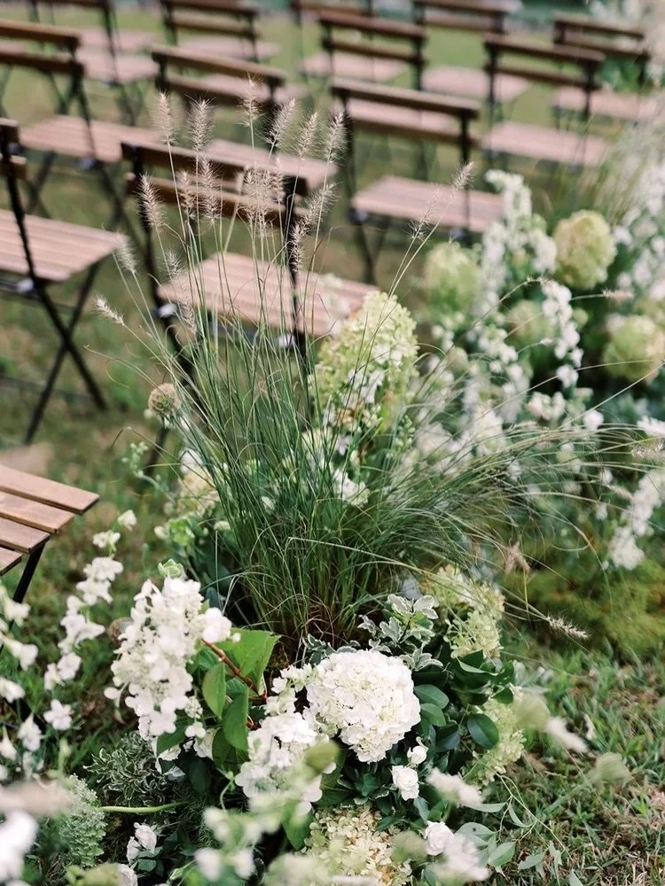 The coastal, marshy, meets fresh garden ceremony of our dreams. We wanted to give a nod to the Chesapeake Bay inlet setting while still keeping things fresh. @sophiefelts team brought that to life and more for this one. 🌾

Planning &amp; Design @vie