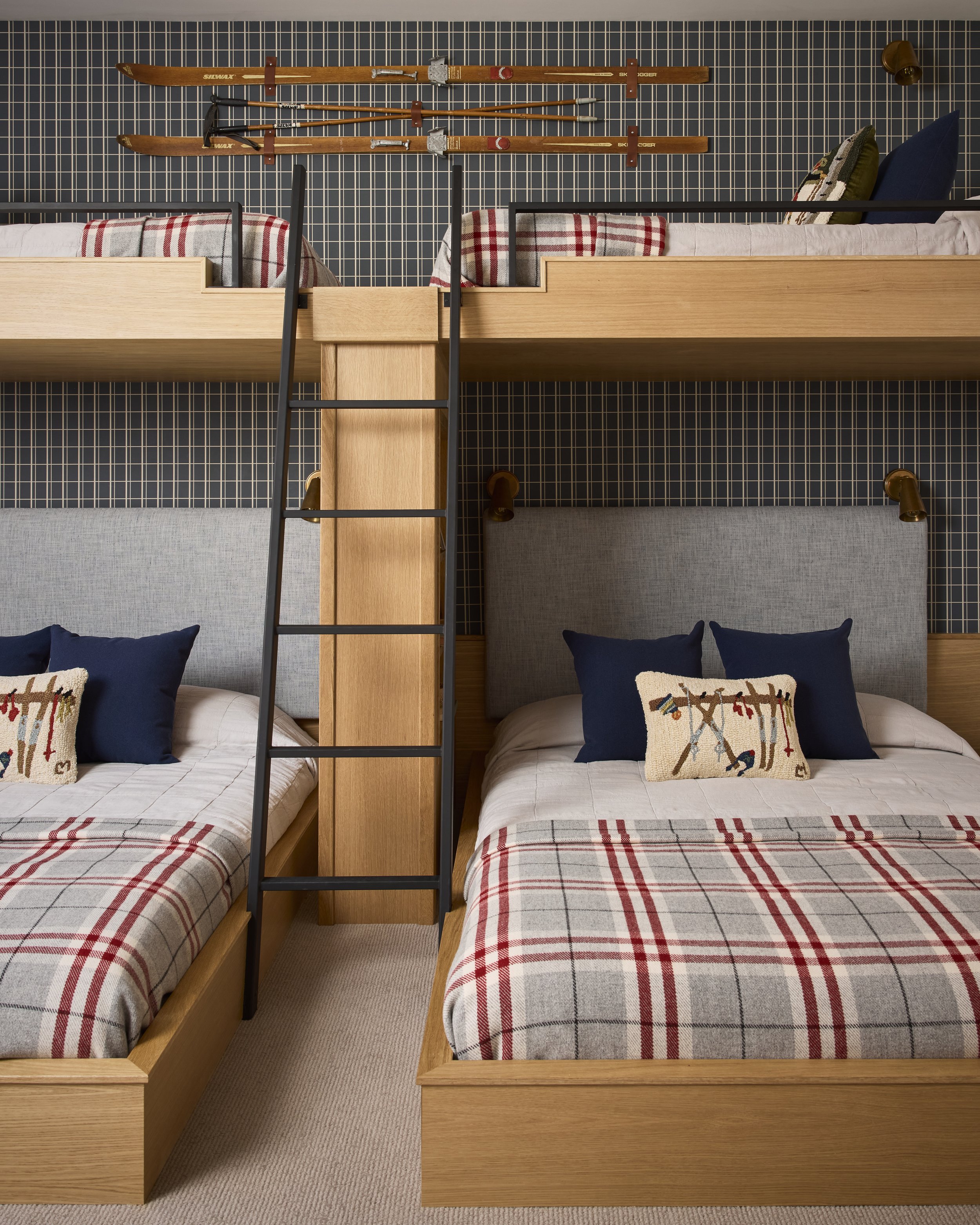 shelbybournephoto_coririchards_foundersplace_3 copy.jpeg