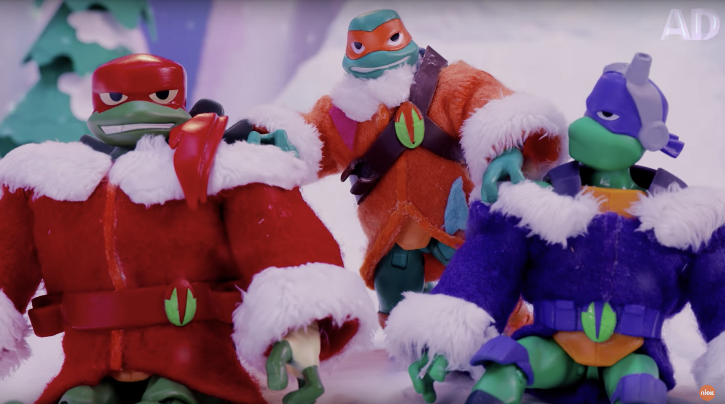 TMNT Action Figures FIGHT Snowmen!