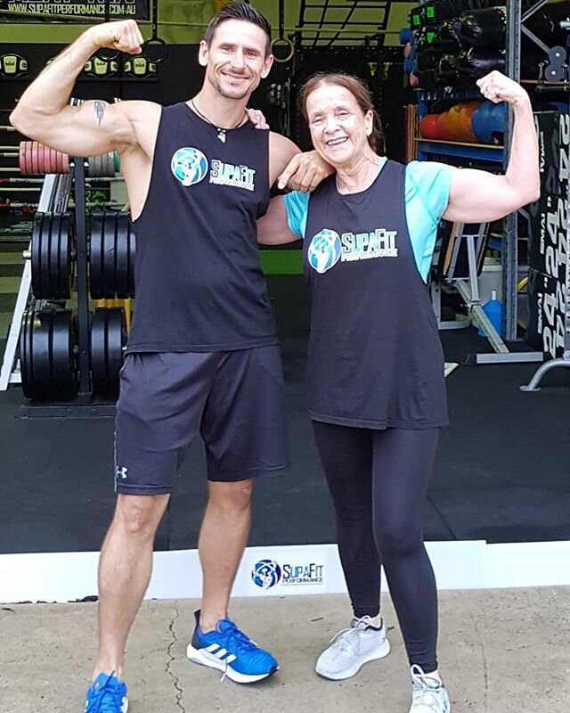 🔥 SUPAFIT PERFORMANCE CENTRE 🔥

FINISH STRONG FRIDAY with the one & only Lesley Malouf our Supafit SupaNan! This lady is freakin amazing at the ripe young age of 69 (sorry for bringing age up again Les 😘) Les does everything & i mean EVERYTHING! S