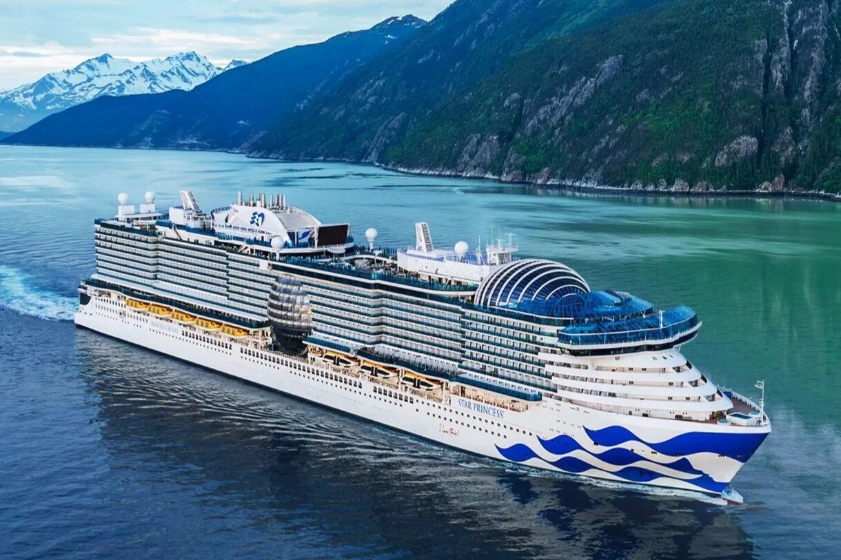 star-princess-alaska-glacier-full-exterior_2x3-Portrait.jpg