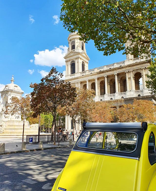 The unfisnished church of Saint-Sulpice... Discover all the secrets of this mystical church in our tour! ⚜✝️🕯 #DaVinciCode #SecretParis #Architecture #TomHanks #Church #2CV #Citroen2CV #Citroen #Paris #VintageCar #AudreyTautou #AirBnBexperience #Not