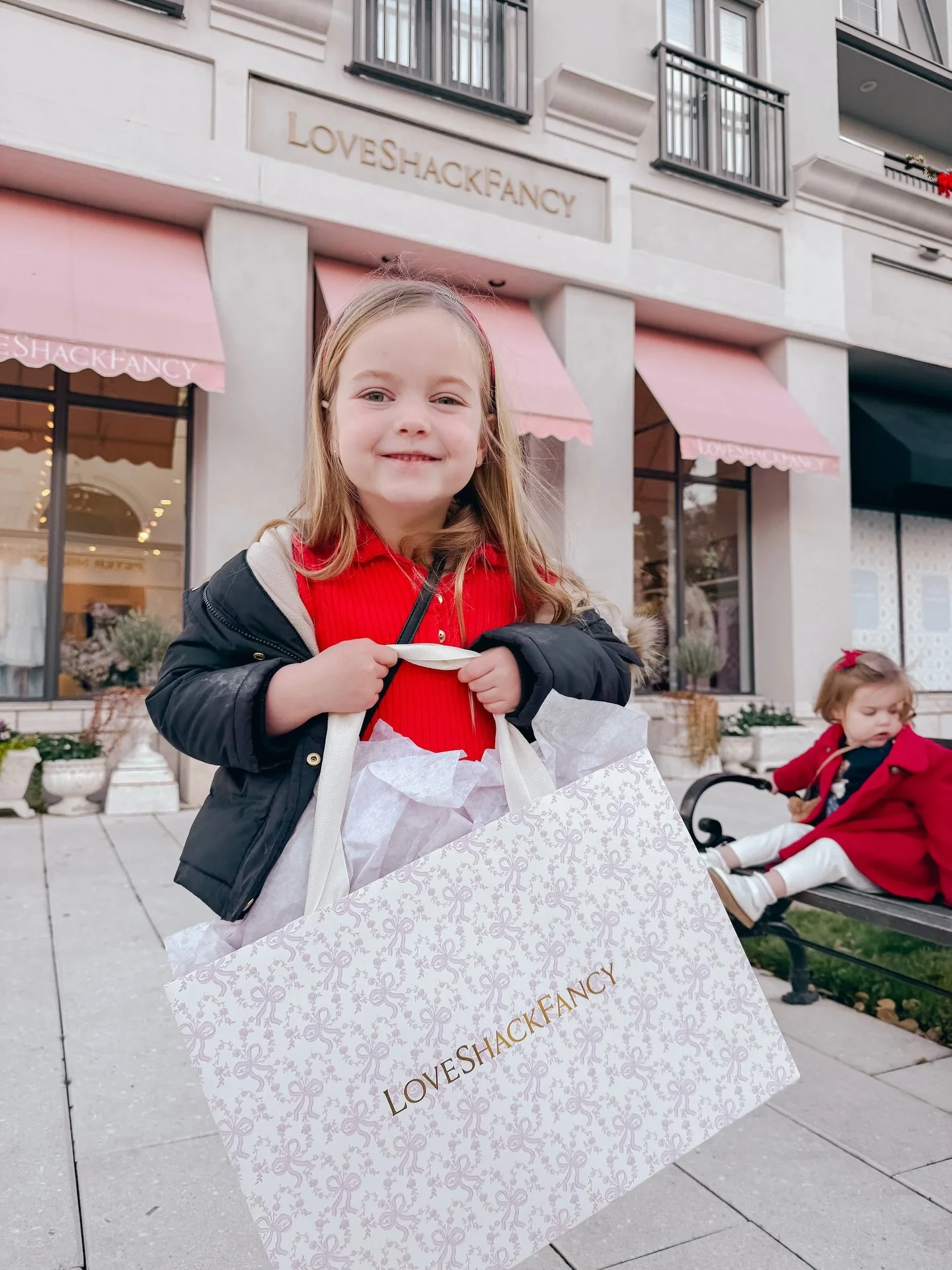 Holiday shopping, sister gift exchage edition. We kicked it off with smoothies at our favorite @saltedmelonmarket and then it was straight to @loveshackfancy for the sweetest shopping trip. The girls got each other the cutest gifts, I can&rsquo;t wai