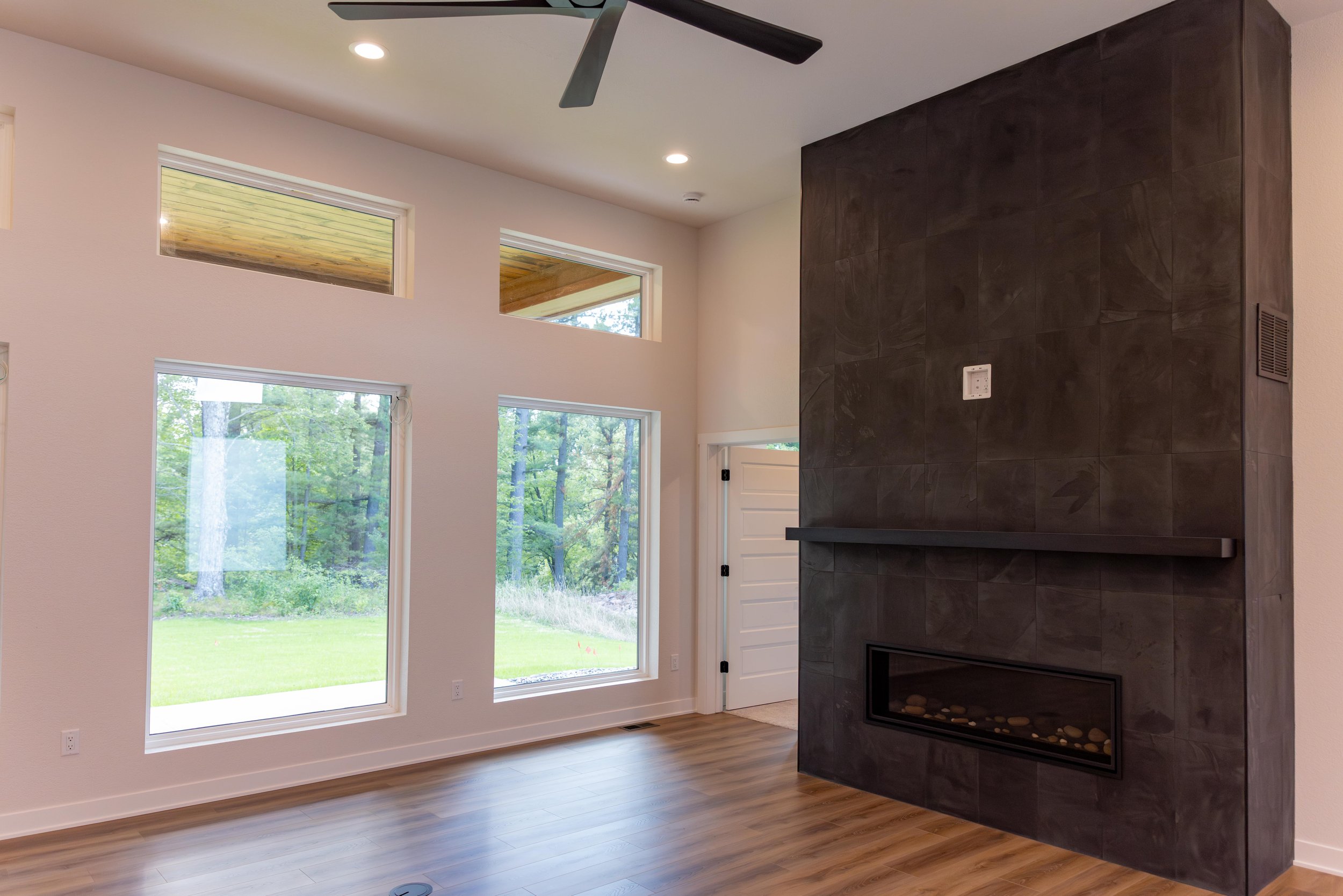 River Bank Rd_Living Area-21-min.jpg