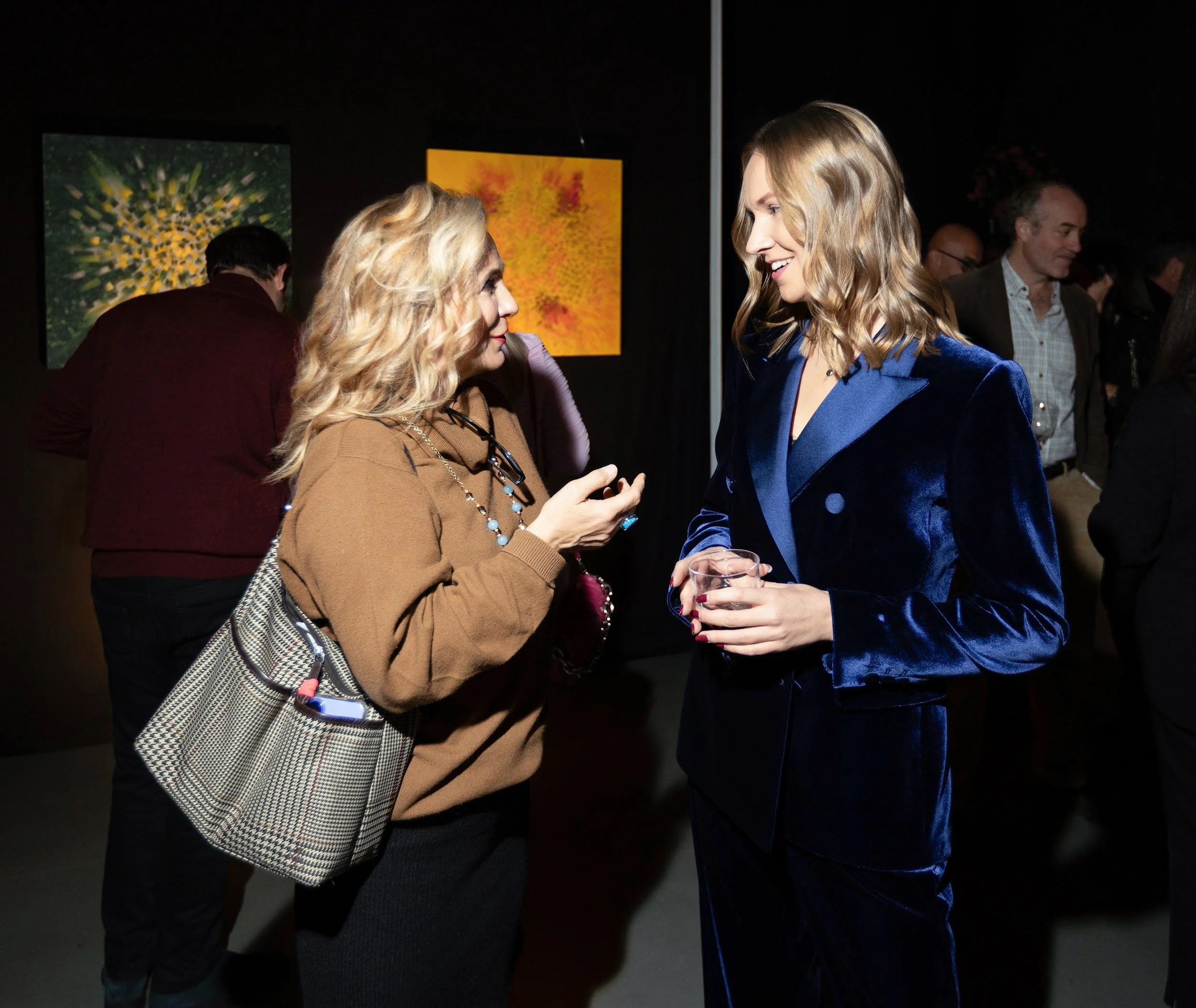 Portal series 25 - lauma survilo - vernissage (76).jpg