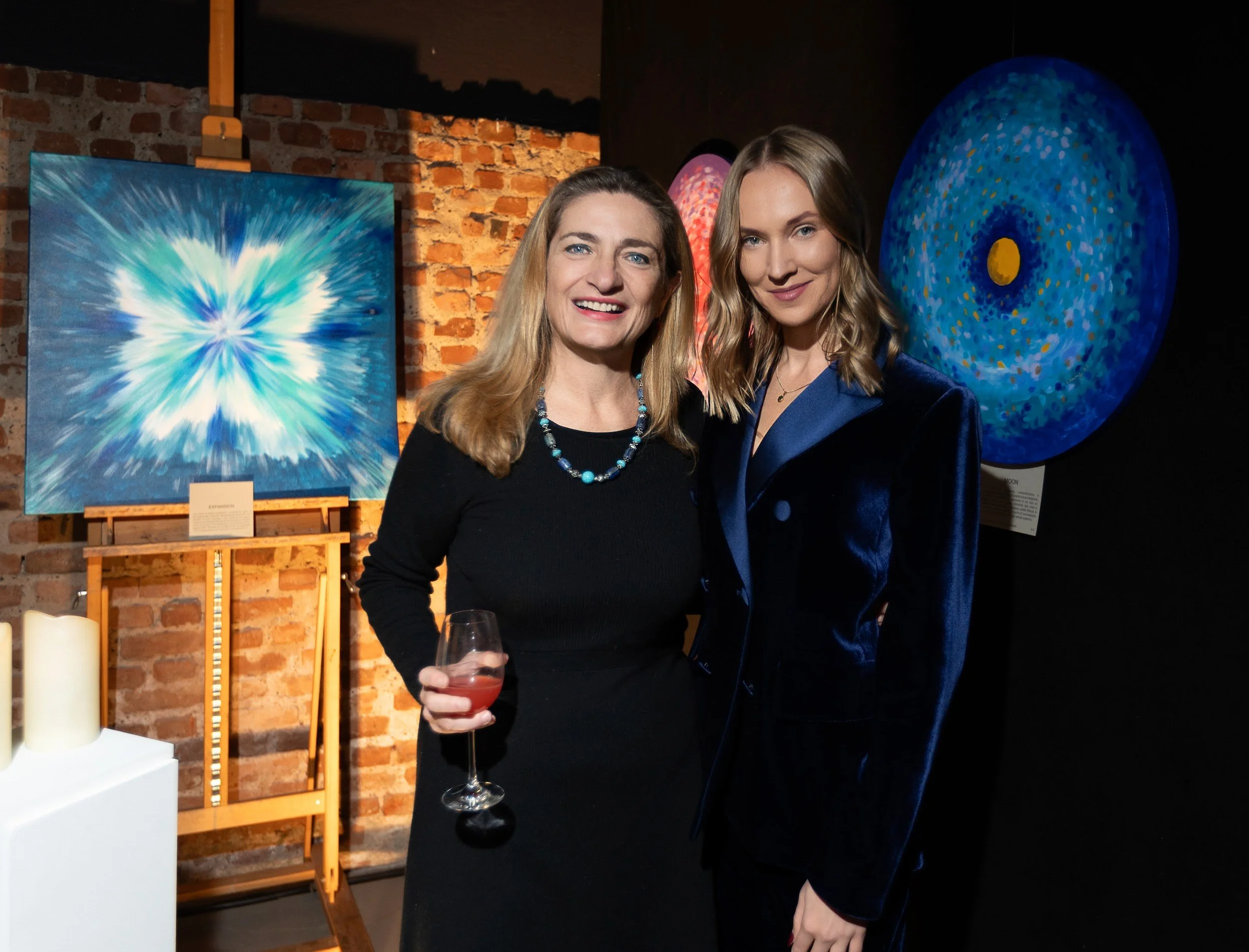 Portal series 25 - lauma survilo - vernissage (120).jpg