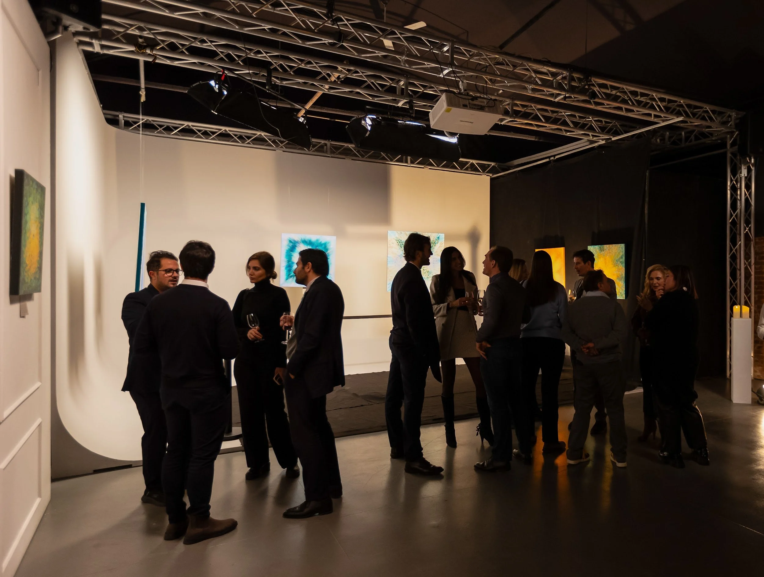 Portal series 25 - lauma survilo - vernissage (121).jpg