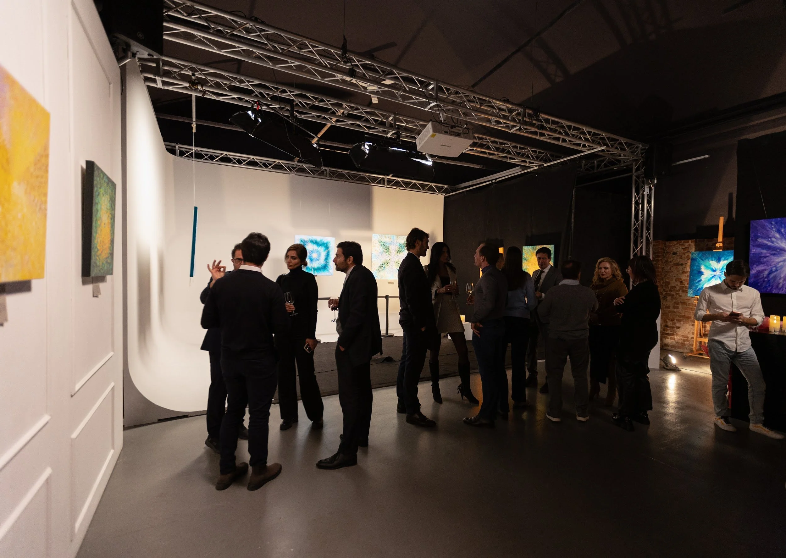 Portal series 25 - lauma survilo - vernissage (20).jpg