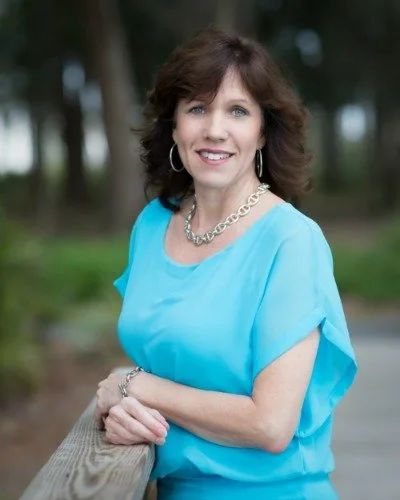 Episode 218 - Learning to Depend on God after Loss with Lisa Appelo