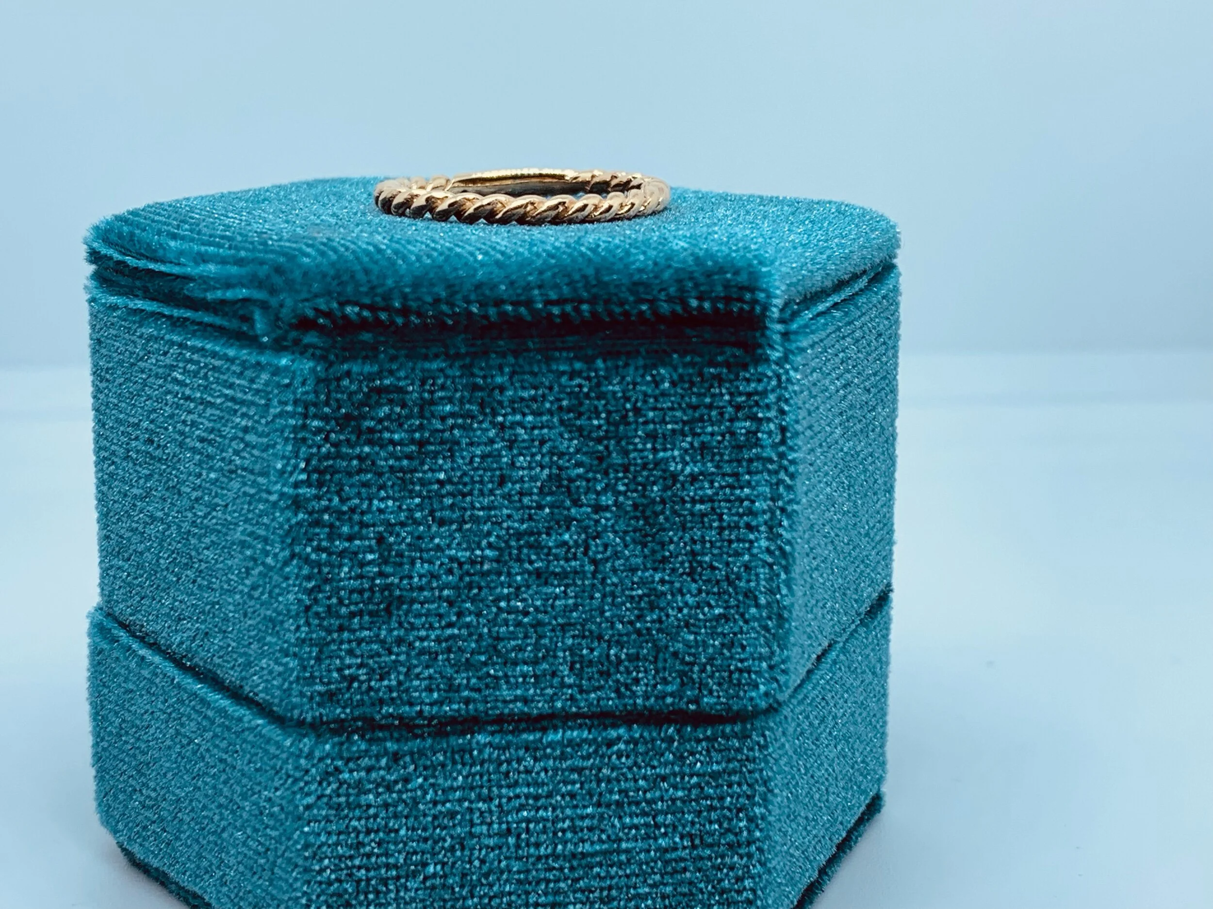 60555B29-BCEC-4743-AF8E-1CE555F9640B