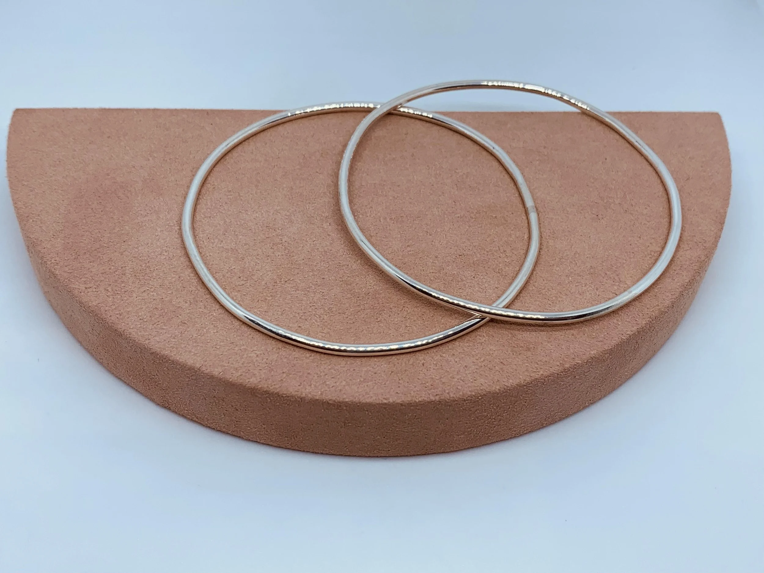 SLIM SIMPLE NATURAL SHAPE BANGLES.jpg