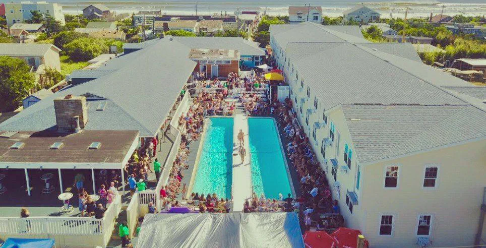 Save 15% on your Grove Hotel reservation for LezVolley 2019