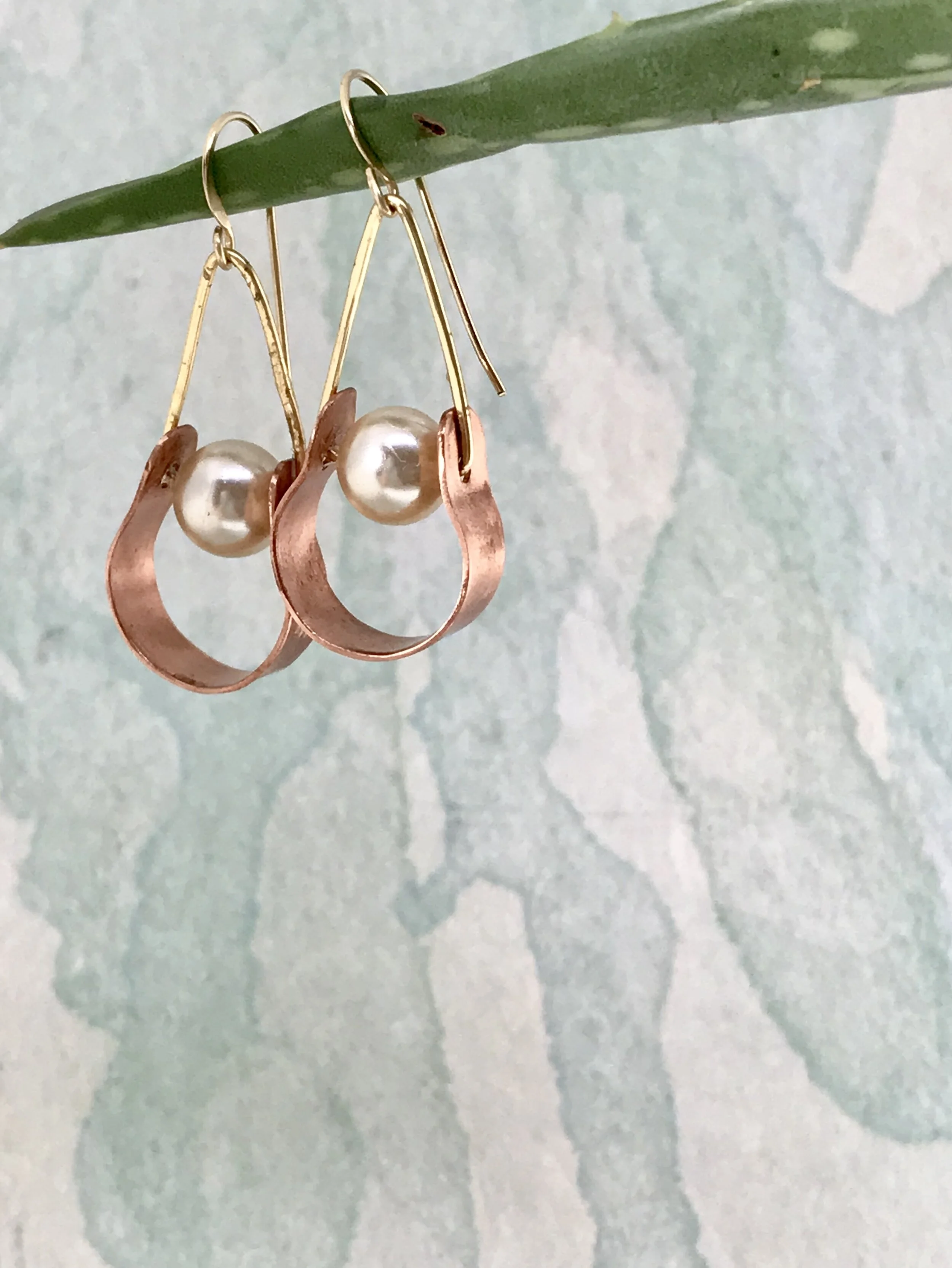 GORGEOUS brushed copper half hoops with suspended PEARL    Item #401 E  