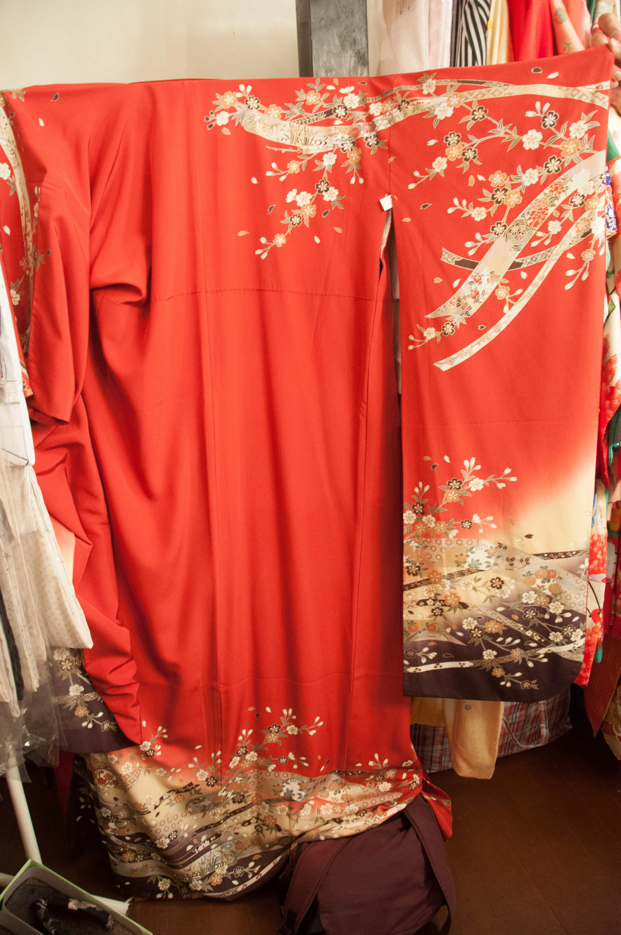 A GORGEOUS ANTIQUE KIMONO