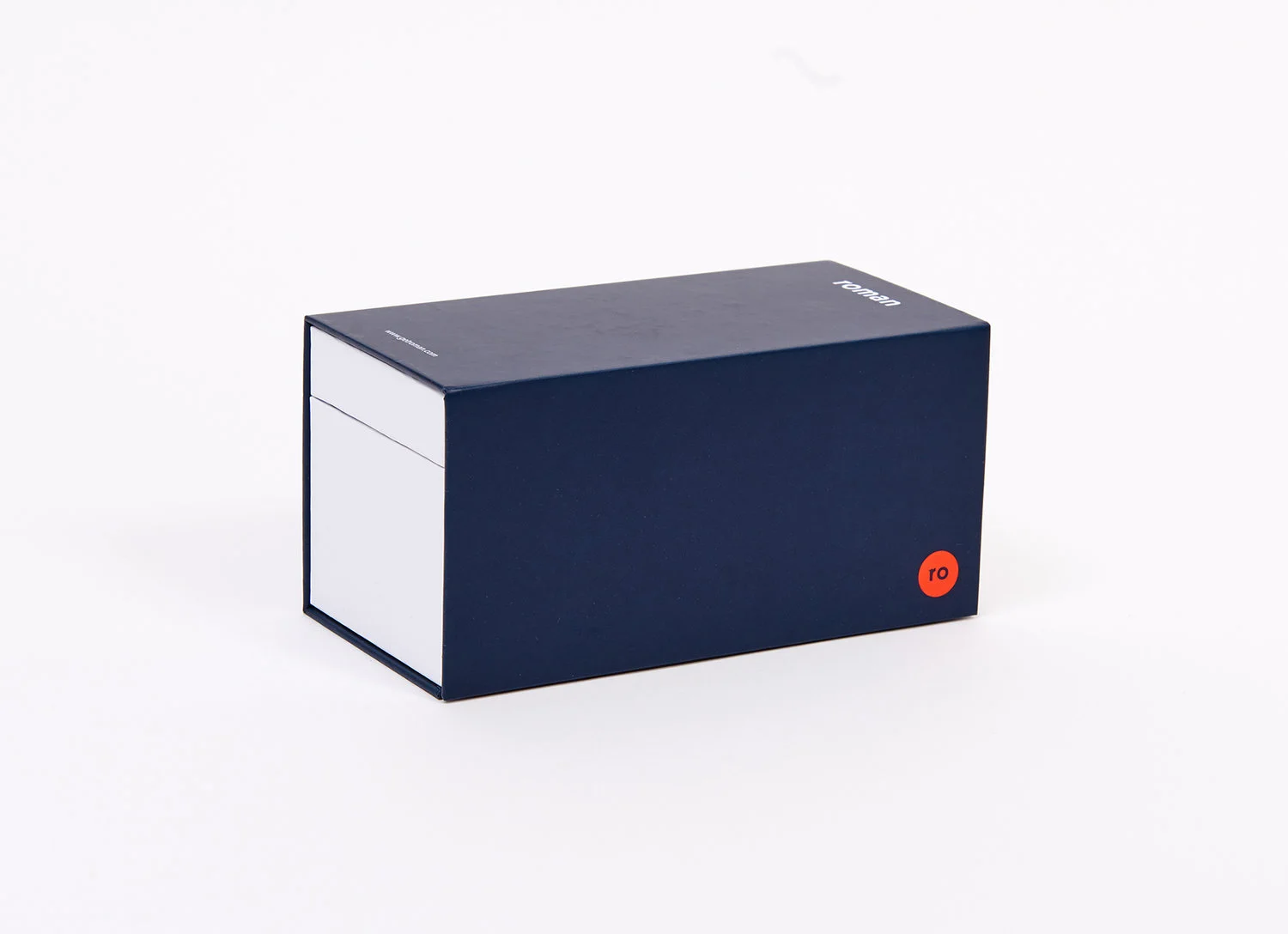 LeadoffStudio-Roman-Closed.jpg