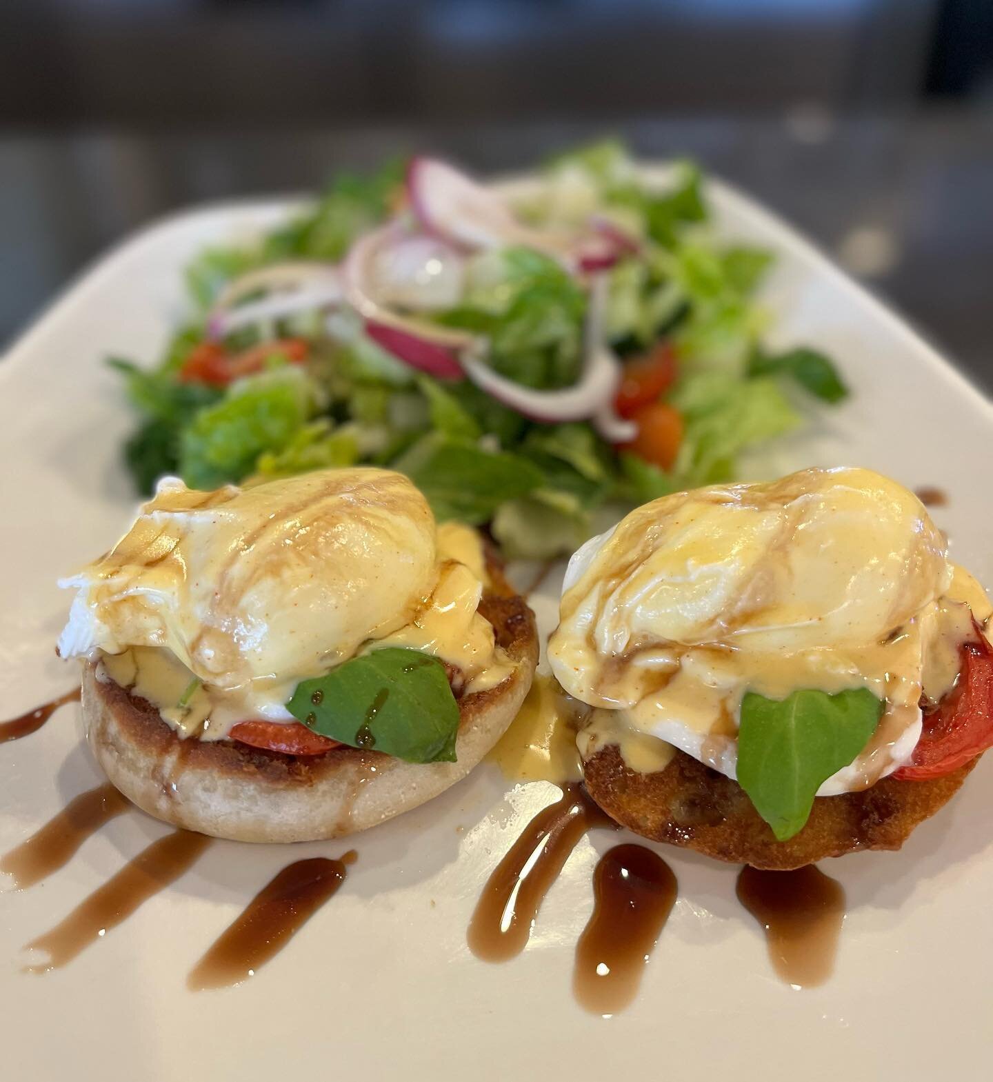 THIS  WEEKENDS  SPECIAL!!
&bull;Caprese Eggs Benedict&bull;😋
Fresh Mozzarella, Roasted Tomato, Basil and Two Poached Eggs on a Thomas&rsquo; English Muffin topped with our House-made Hollandaise Sauce  and a Balsamic Reduction drizzle. Served with a