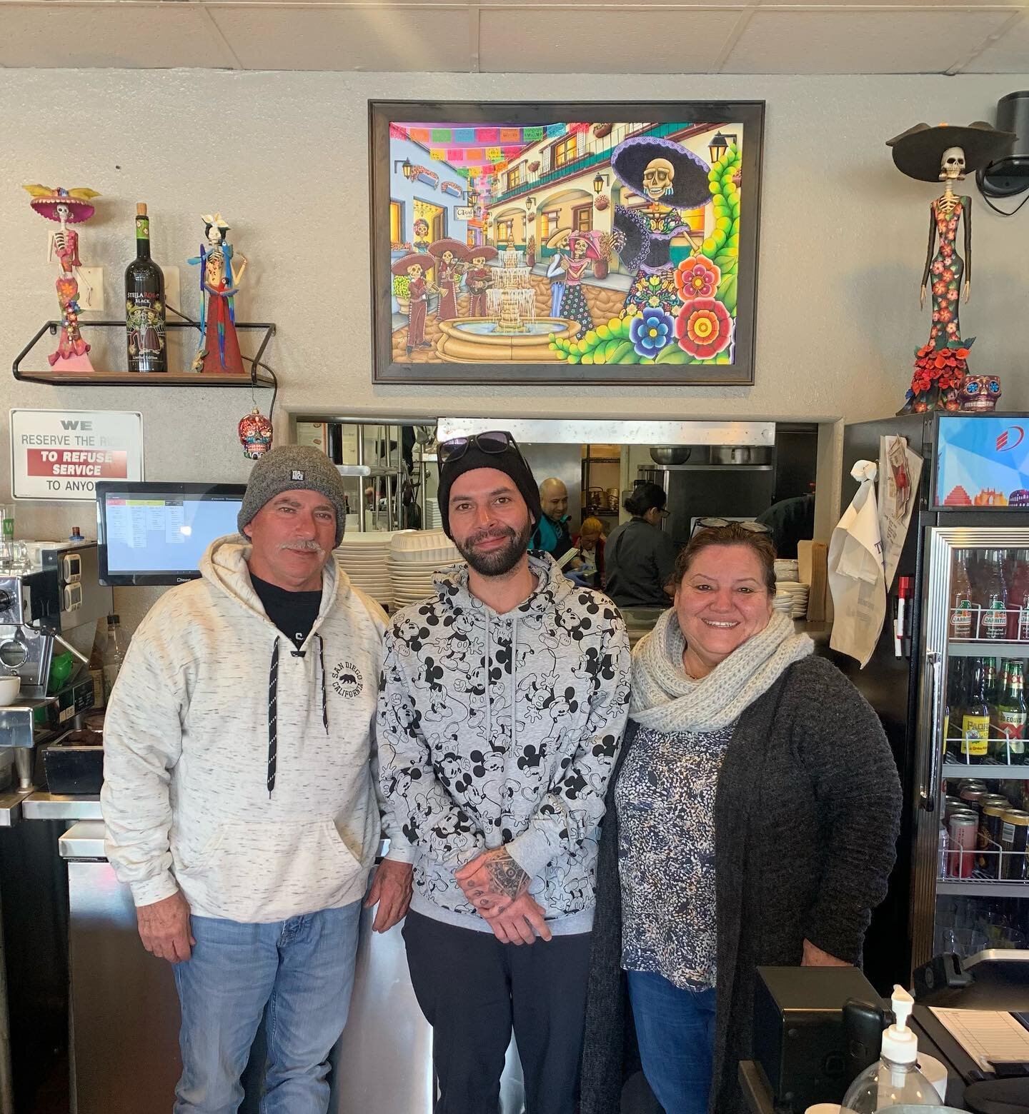 Had the pleasure of hosting artist Rafael Murillo @rafajm85 and his parents for the official unveiling of his signature painting made especially for Catrina Cafe. Stop by to view it, as well as his other amazing artwork displayed here at the cafe. 

