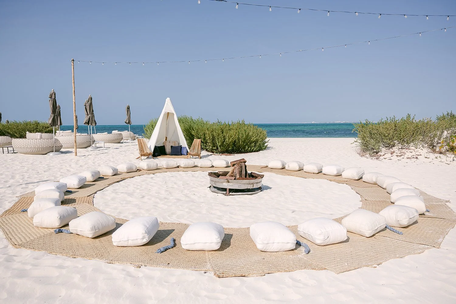 03 decoration for bonfirefor the welcome party guests over the sand by the beach.JPG
