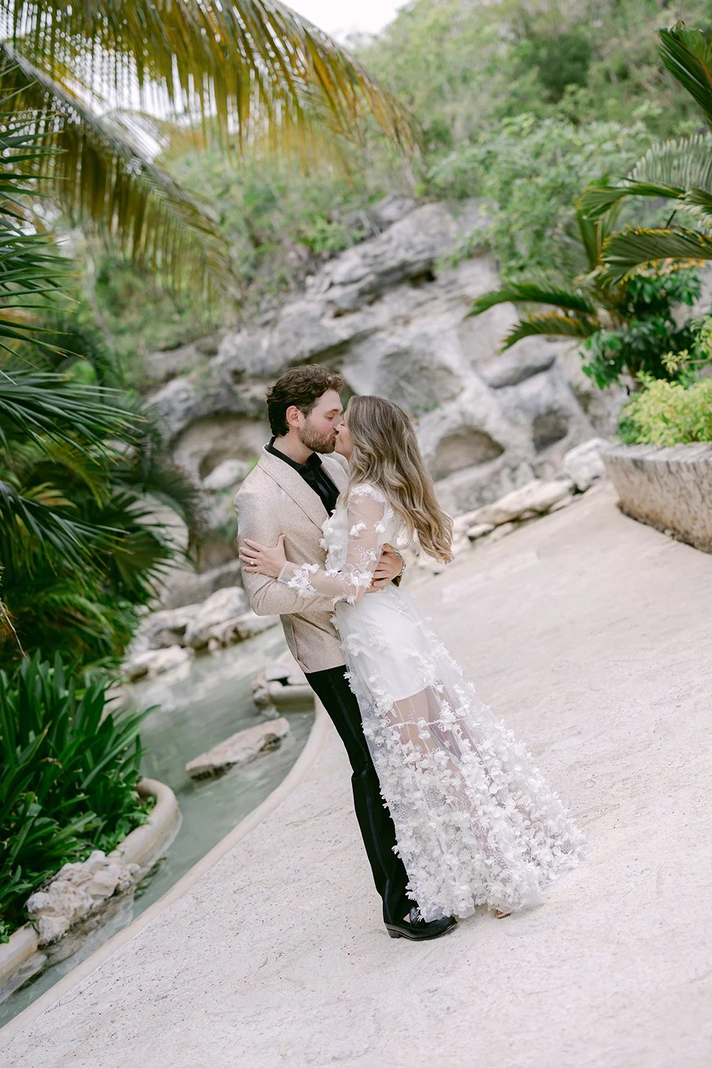 10 bride and groom amazing photo posing and hugging with tropical view landscape.JPG